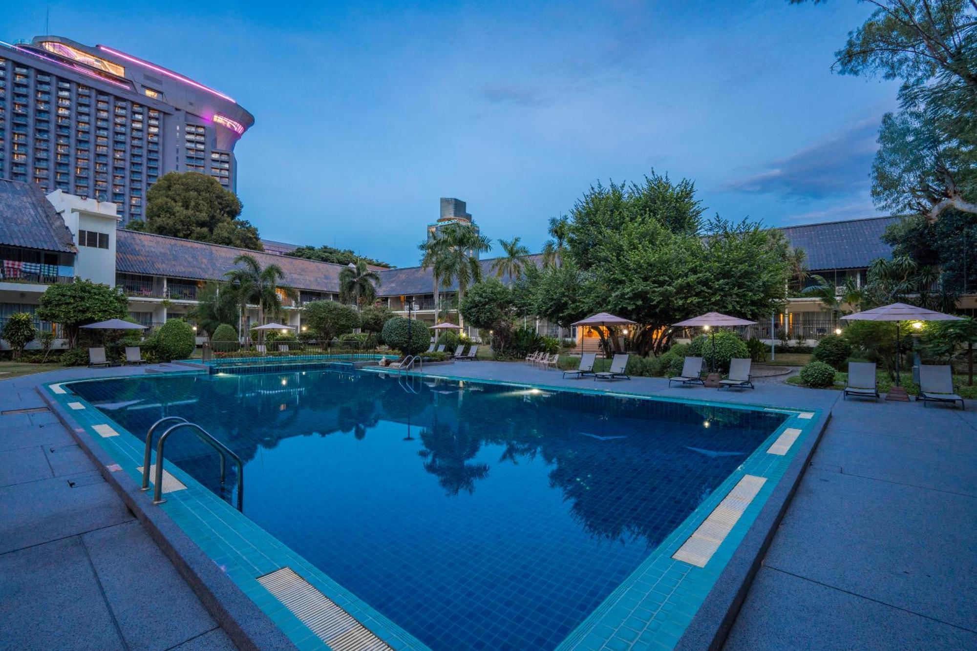 Sunshine Garden Resort Pattaya Exterior photo